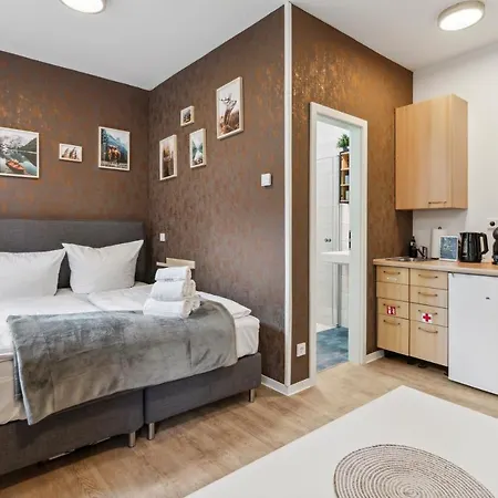 Vorstadtoase Für 3 - Queensize-bett, Schlafcouch, Parkplatz&netflix - Nähe Ber Apartment