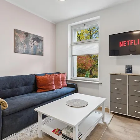Apartment Vorstadtoase Für 3 - Queensize-bett, Schlafcouch, Parkplatz&netflix - Nähe Ber Eichwalde