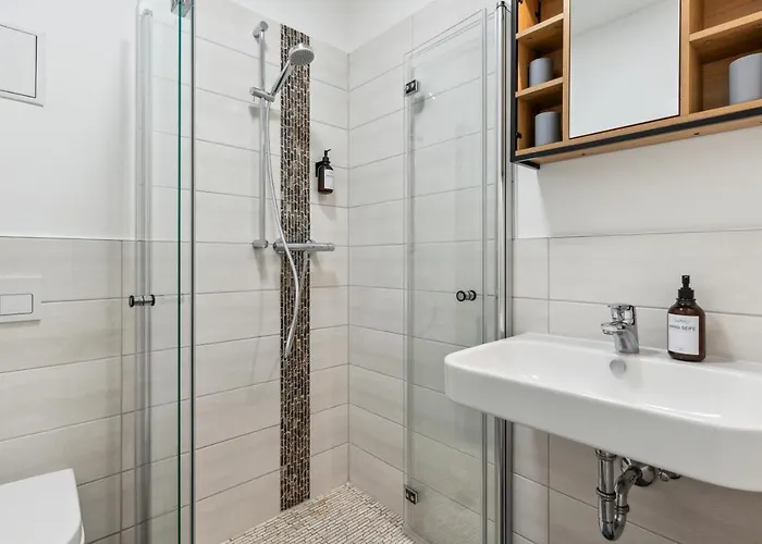 Vorstadtoase Fuer 3 - Queensize-bett, Schlafcouch, Parkplatz & Netflix - Naehe Ber * Eichwalde