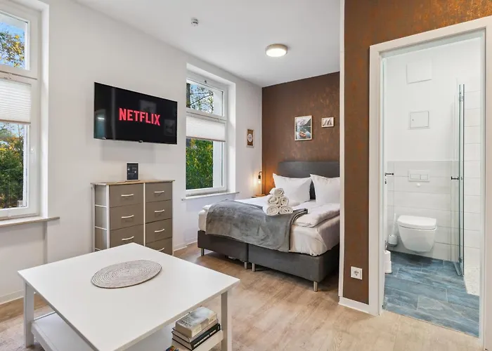 Vorstadtoase Fuer 3 - Queensize-bett, Schlafcouch, Parkplatz & Netflix - Naehe Ber شقة *